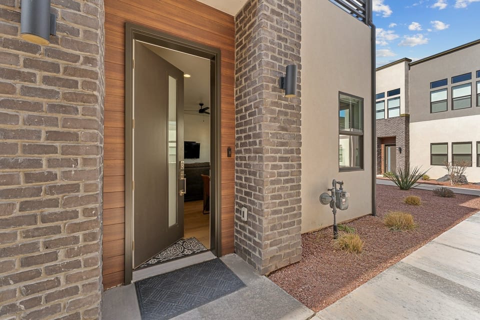Townhome, 4 Bedrooms | Exterior detail