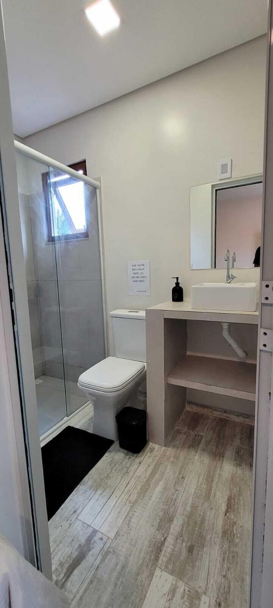 Comfort Quadruple Room | Bathroom | Shower, towels, soap, toilet paper