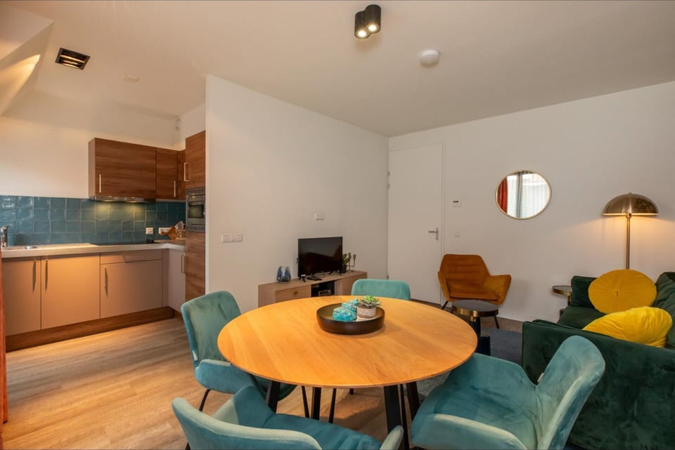 Apartment | Dining
