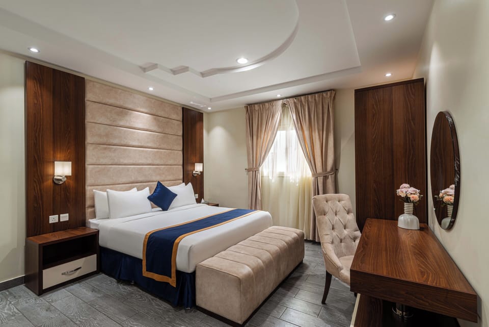 Junior Room | Egyptian cotton sheets, premium bedding, minibar, soundproofing