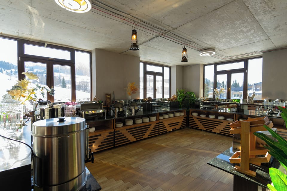 Free daily self-serve breakfast