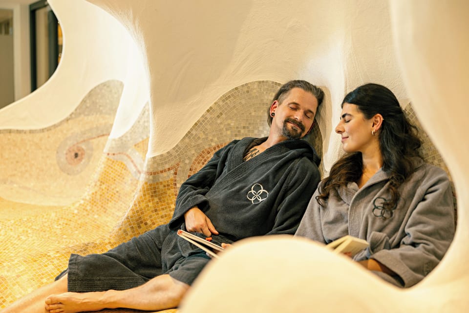 Couples treatment rooms, sauna, steam room, body treatments
