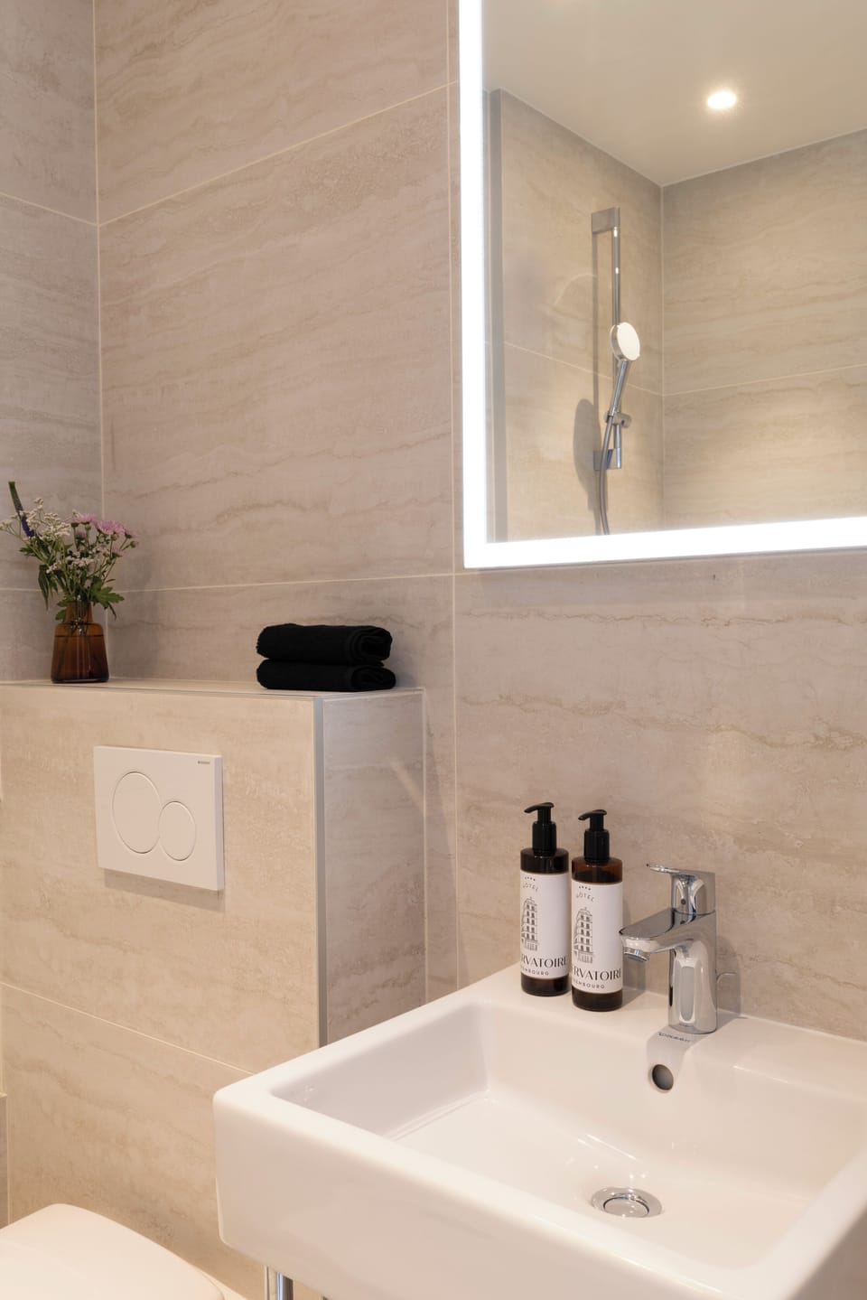 Classic Double Room | Bathroom | Eco-friendly toiletries, hair dryer, slippers, soap