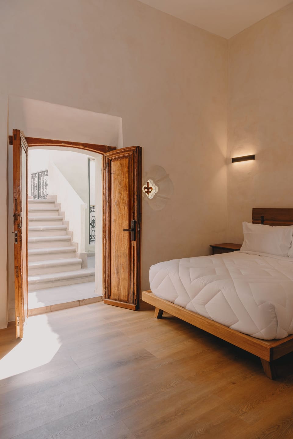 Double Room | Premium bedding, in-room safe, blackout drapes, iron/ironing board