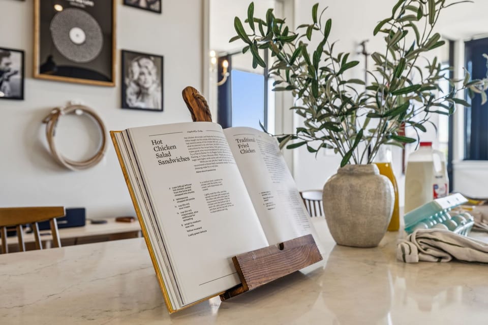 Luxury Condo, Balcony, City View | Private kitchen | Full-size fridge, microwave, oven, stovetop
