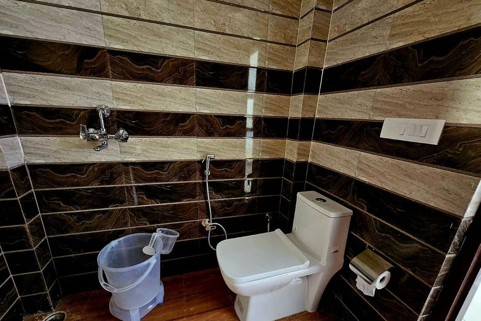 Shower, free toiletries, towels, soap