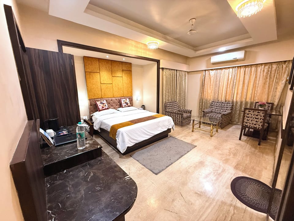 Executive Room | Blackout drapes, soundproofing, WiFi (free), bed sheets