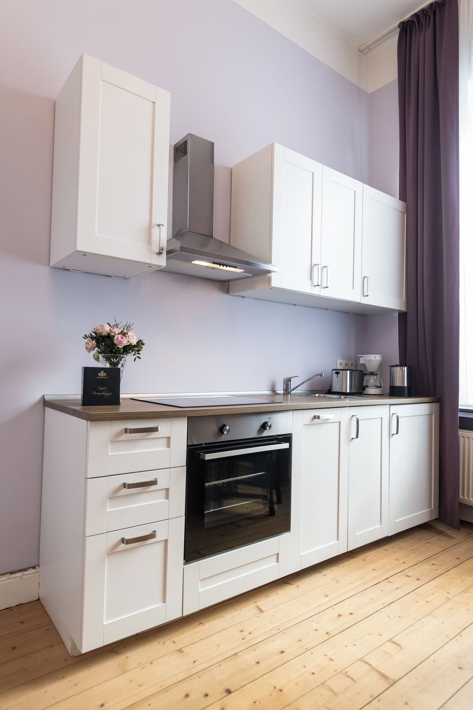 Anne Therese - Ferienwohnung | Private kitchen | Full-size fridge, oven, stovetop, dishwasher
