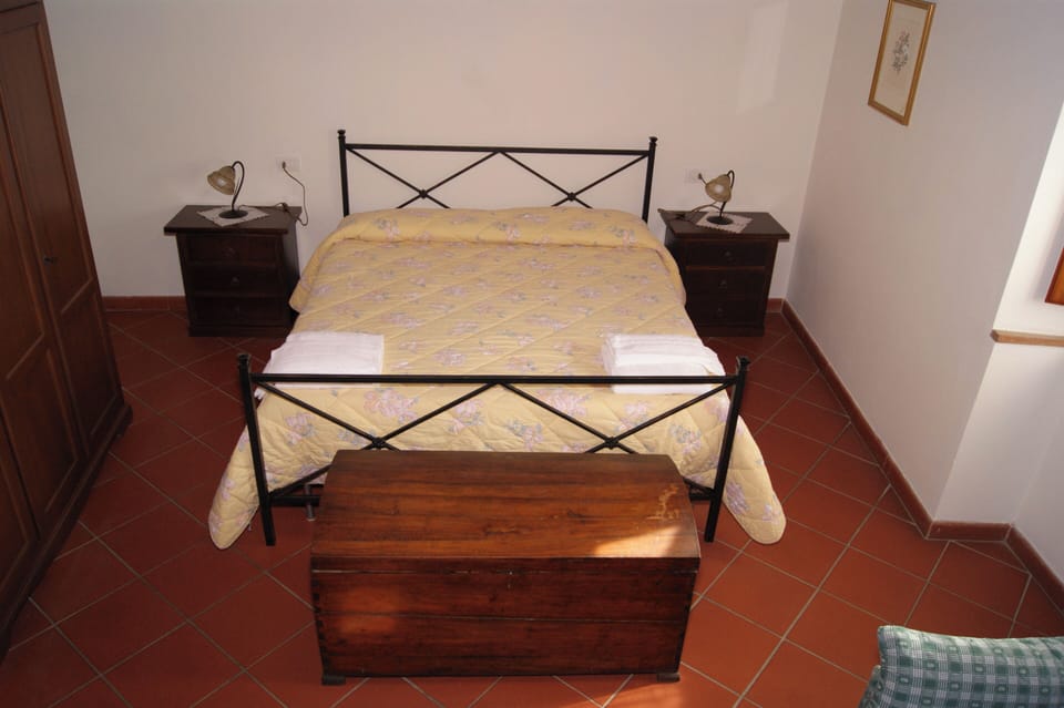 Apartment, Patio | 3 bedrooms, iron/ironing board, WiFi (free)