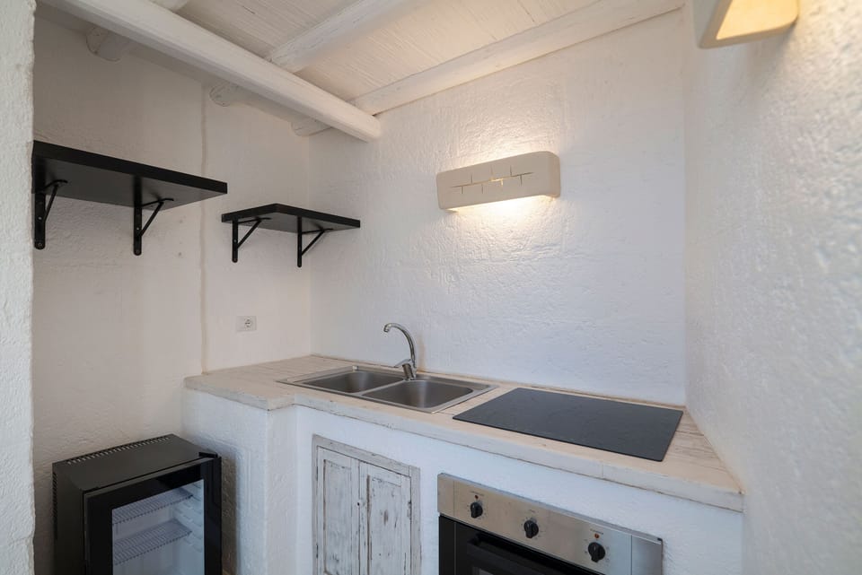 Beatrice Deluxe, vista piscina | Private kitchen