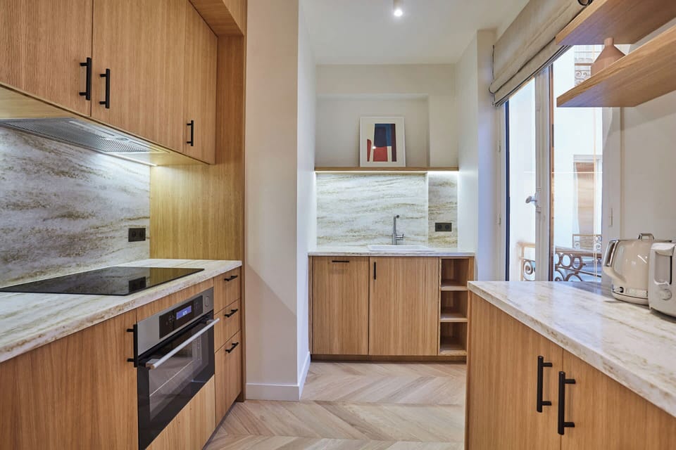 Apartment | Private kitchen | Fridge, microwave, oven, stovetop