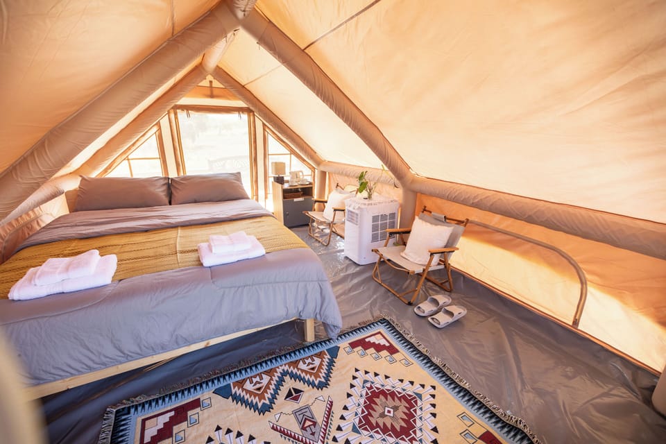 Signature Tent, Hill View | Hypo-allergenic bedding, pillowtop beds, free minibar