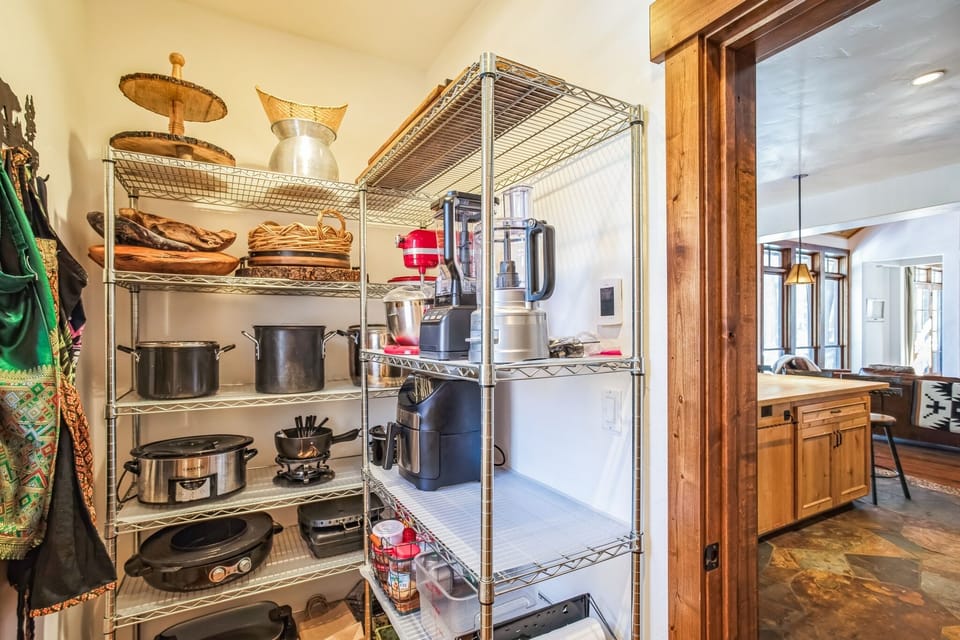 Cabin, 4 Bedrooms | Interior