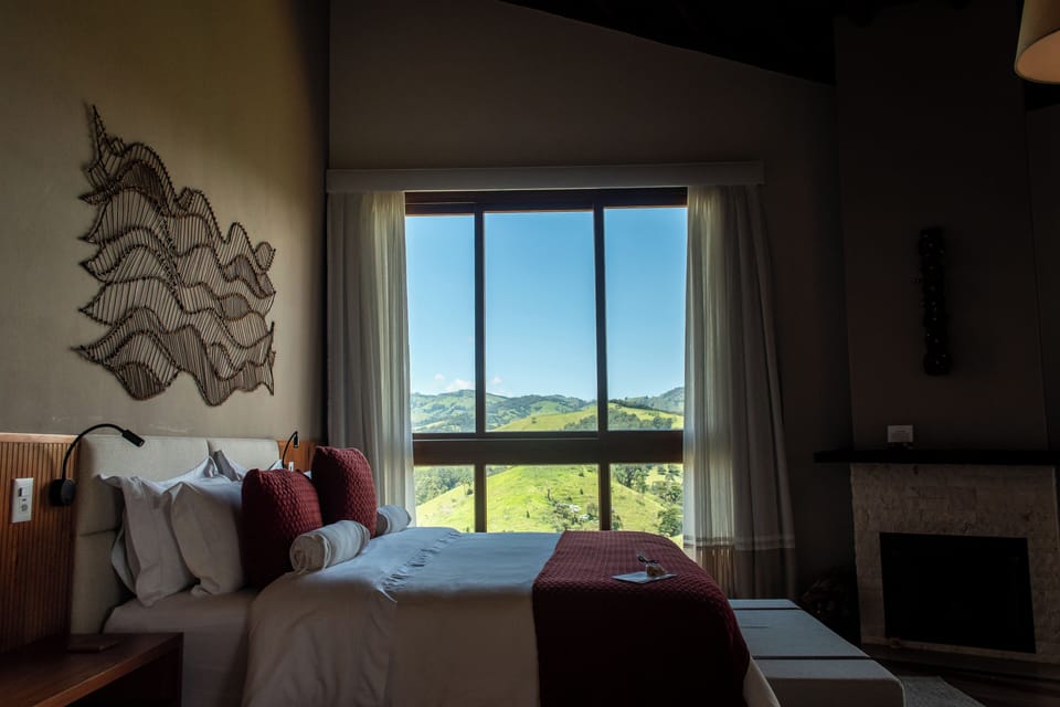 Premium Chalet, 1 King Bed, Non Smoking, Mountain View | 1 bedroom, in-room safe, blackout drapes, soundproofing