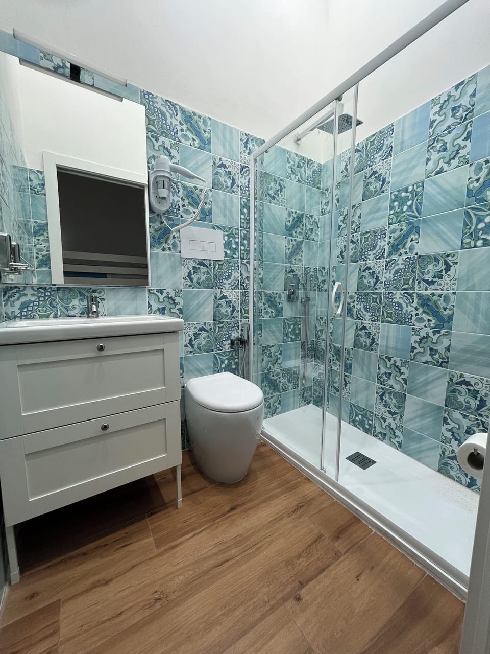 Triple Room | Bathroom | Shower, hair dryer, bathrobes, towels