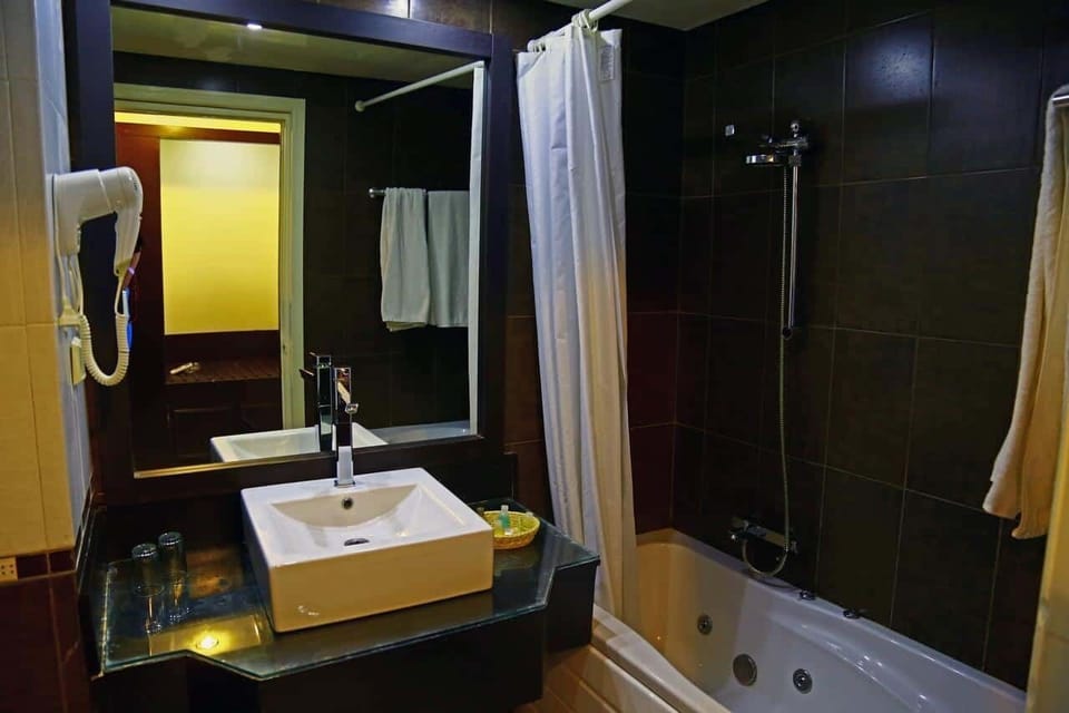 Triple Room, Balcony, Garden View | In-room safe, soundproofing, free WiFi