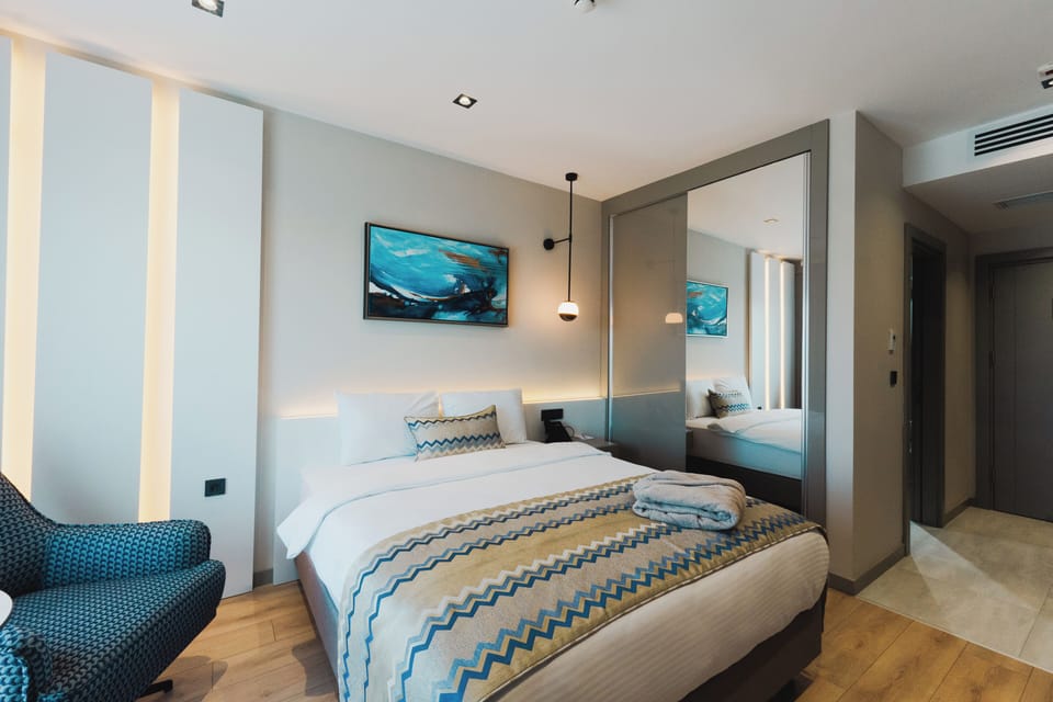 Standard Room, Garden View | In-room safe, soundproofing, free WiFi
