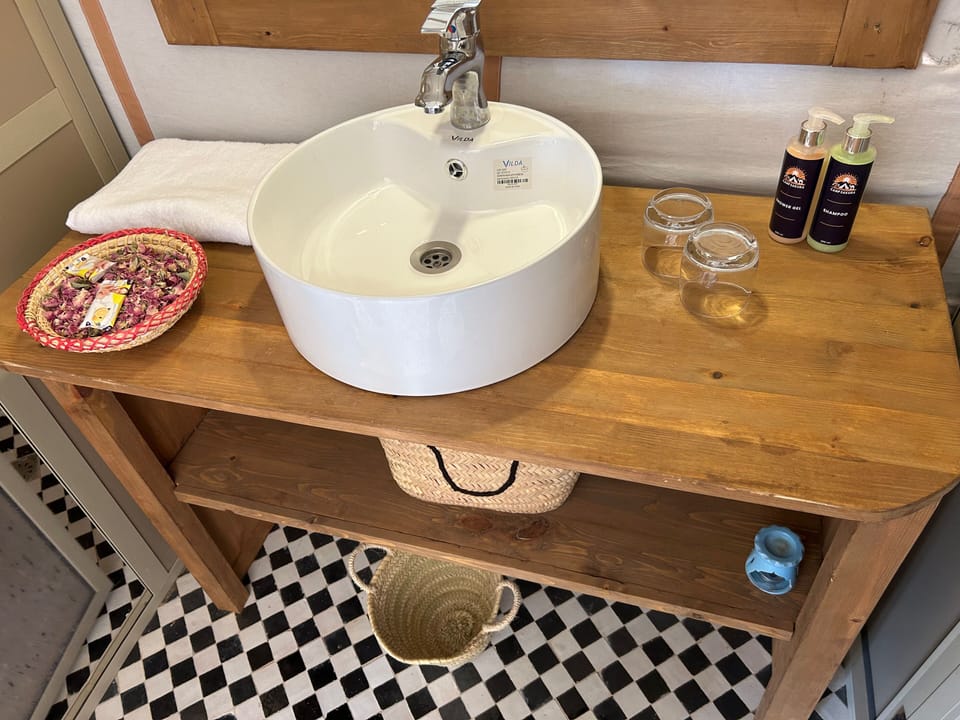 Shower, free toiletries, bathrobes, slippers
