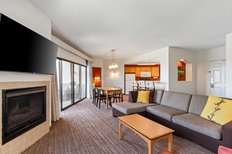 Suite, Multiple Beds | Desk, iron/ironing board, free rollaway beds, free WiFi