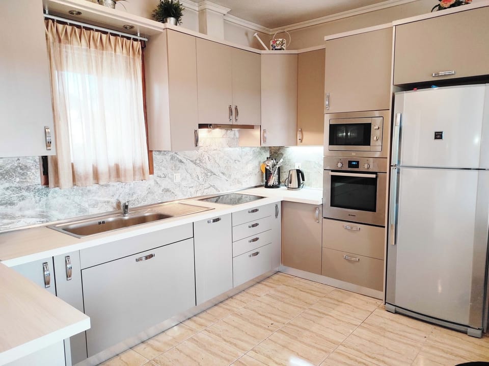Traditional Villa | Private kitchen | Espresso maker, coffee/tea maker, electric kettle, toaster