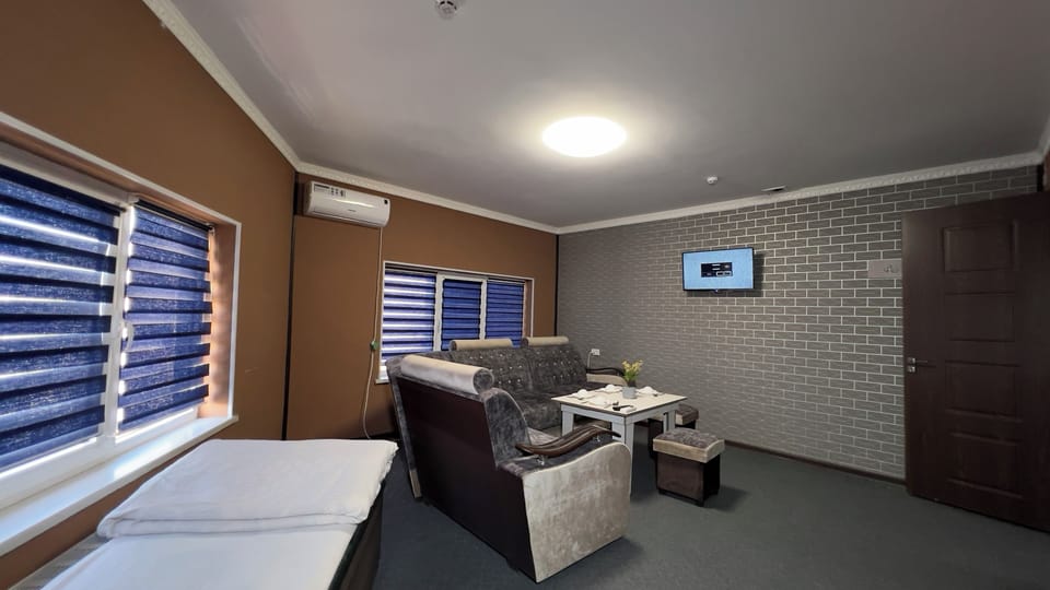 Double Room | In-room dining