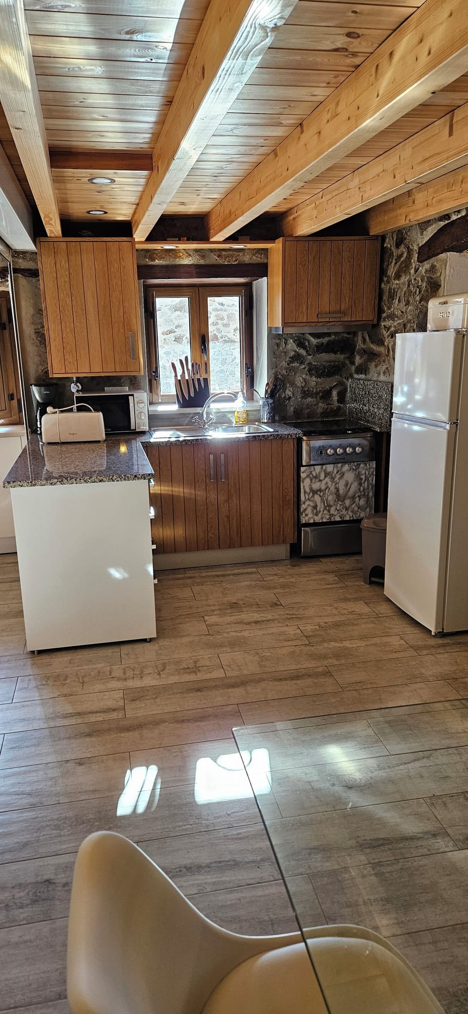 Design Duplex, Hill View | Private kitchen | Full-size fridge, microwave, oven, stovetop