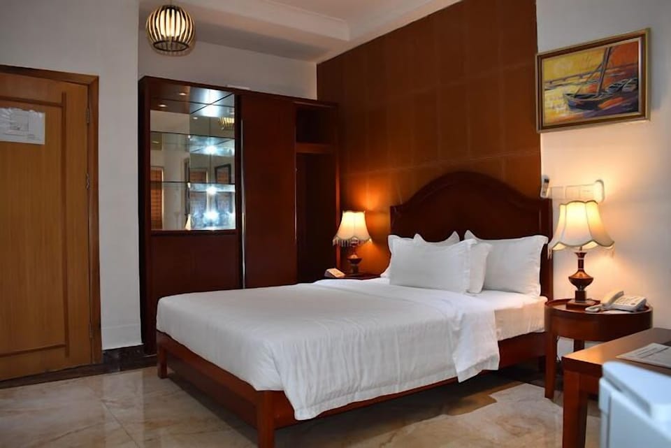 Deluxe Room, Balcony, City View | Desk, laptop workspace, soundproofing, free WiFi
