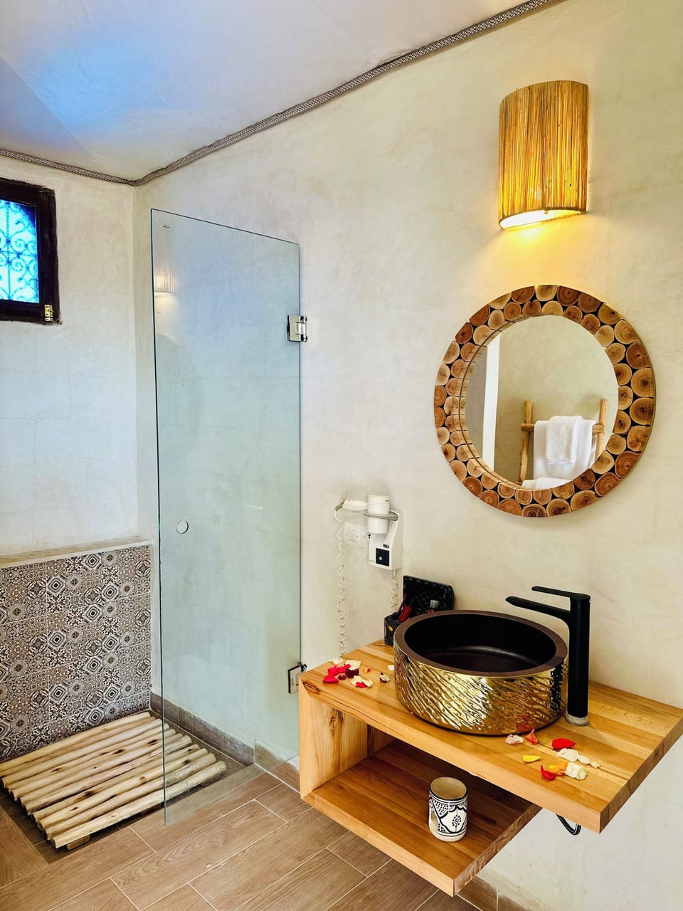 Superior Suite | Bathroom
