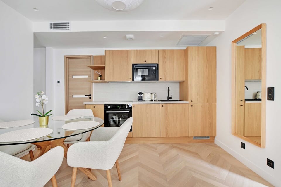 Apartment | Private kitchen | Cookware/dishes/utensils