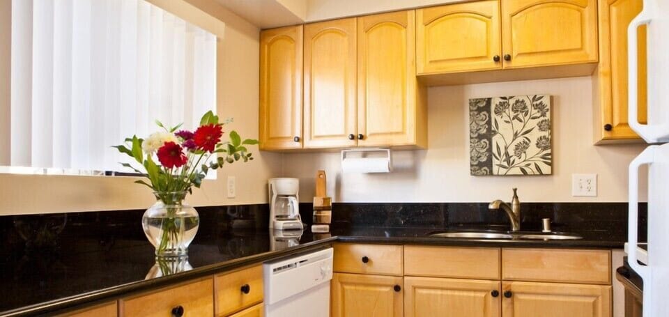 Room 6 2Bdr Ocean view (Wrap Around Balcony)  | Private kitchen