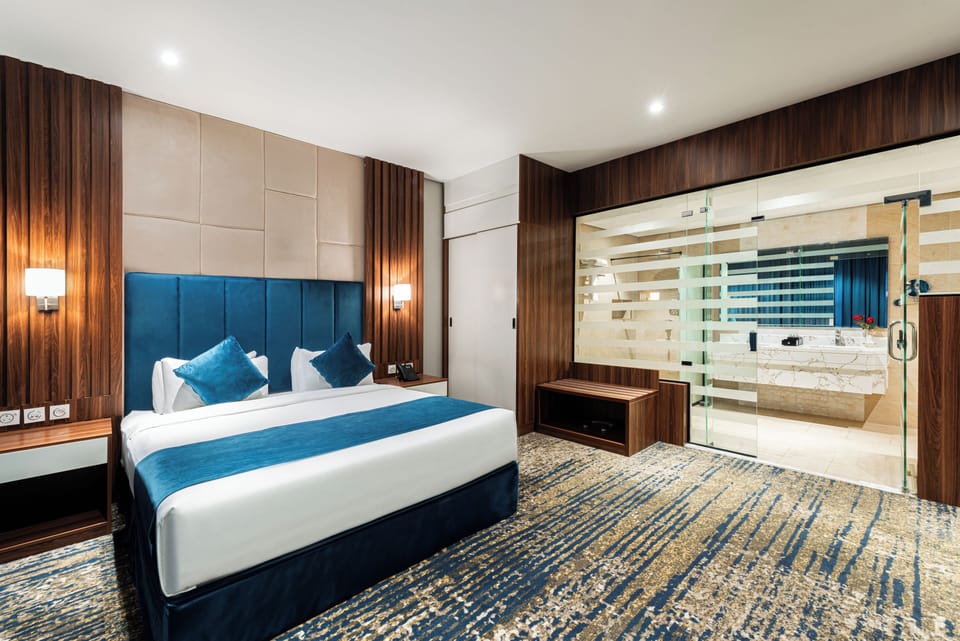 Family Suite, 2 Bedrooms, Non Smoking | Egyptian cotton sheets, premium bedding, minibar, blackout drapes