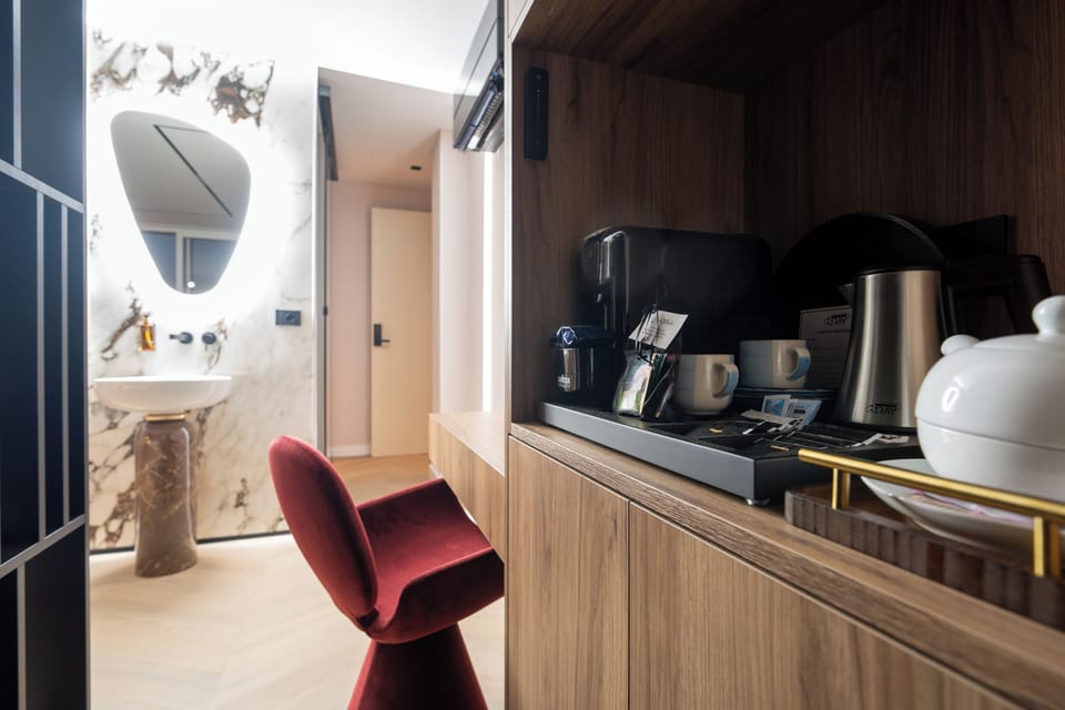 Deluxe Double Room, Sea View | In-room safe, individually decorated, individually furnished