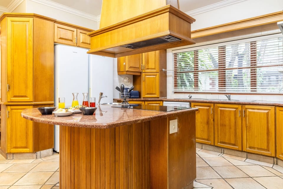 Superior House, Non Smoking, Golf View | Private kitchen | Full-size fridge, microwave, oven, stovetop