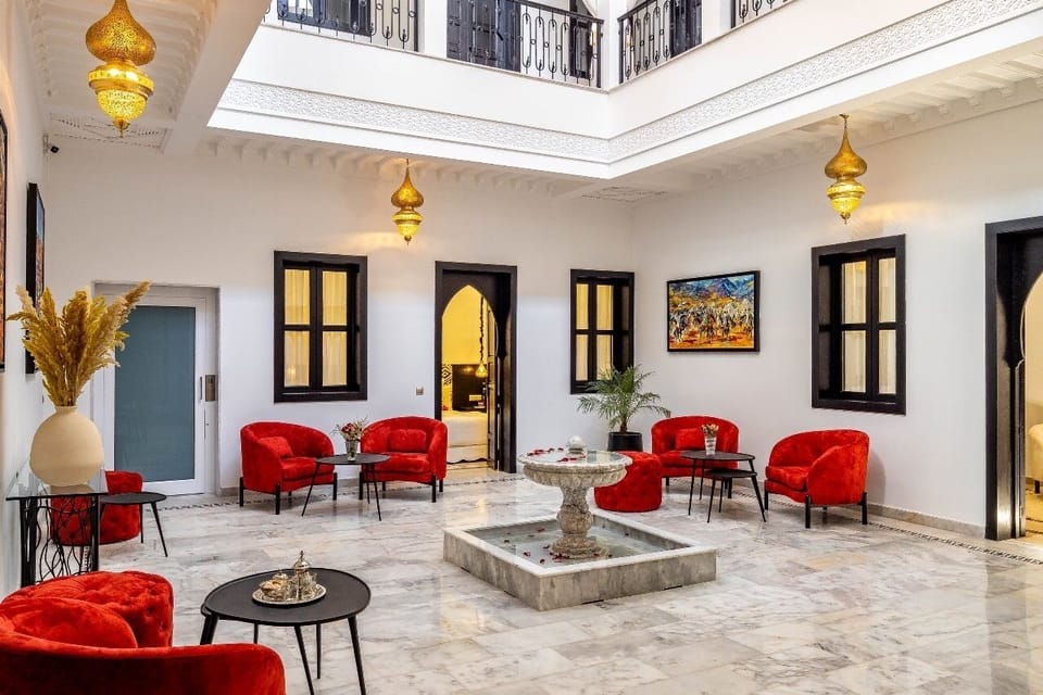 Lobby lounge