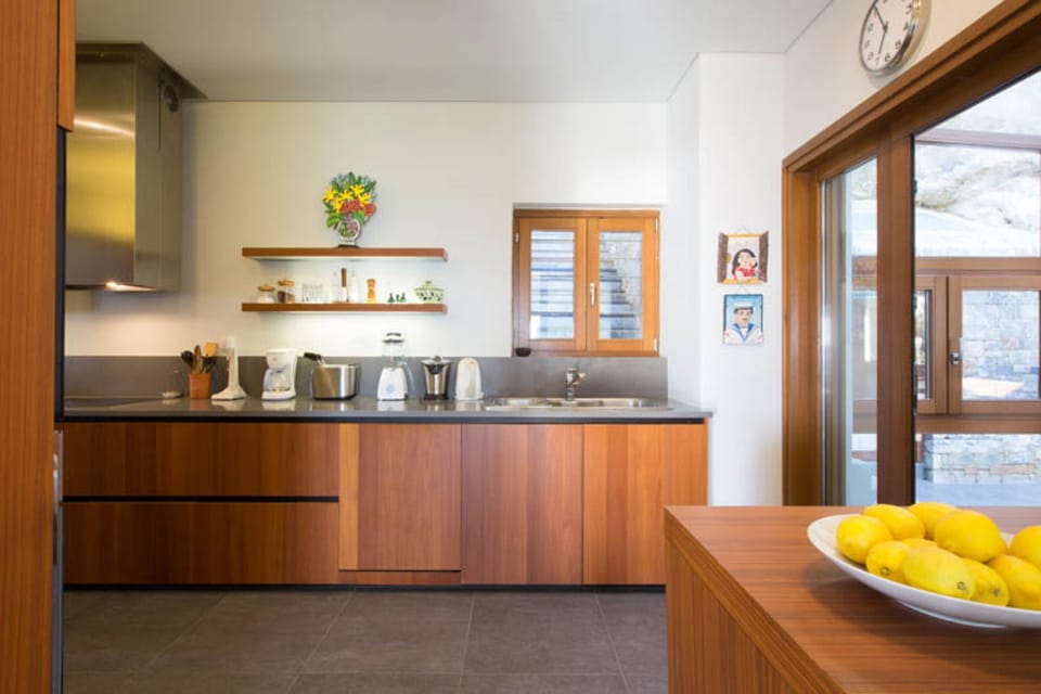 House | 5 bedrooms, desk, soundproofing, Internet