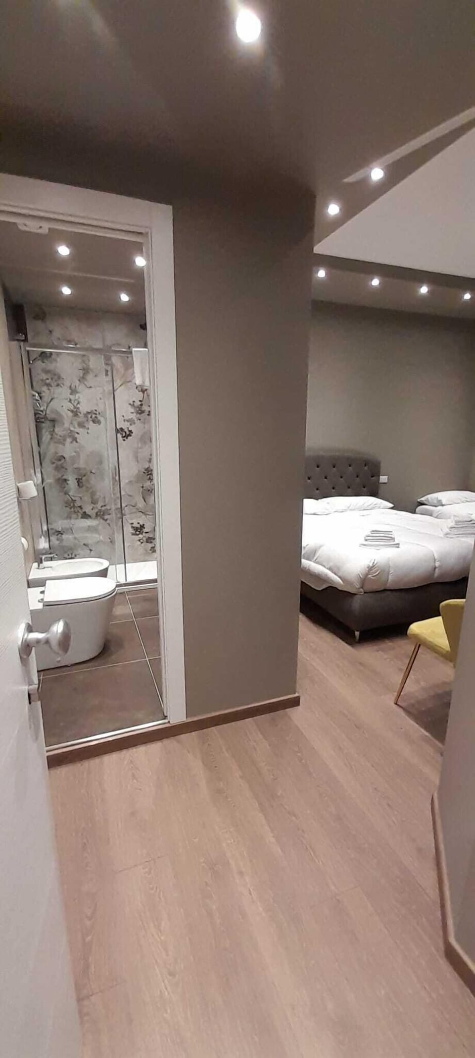 In-room safe, desk, iron/ironing board, free WiFi