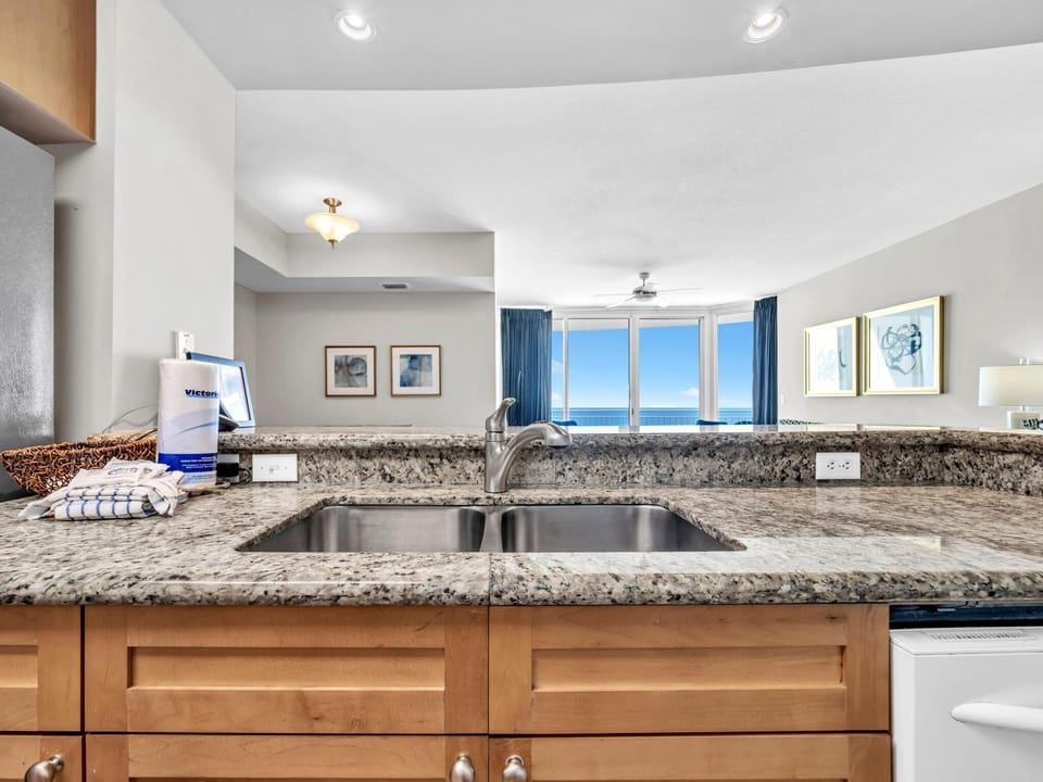 Condo, Multiple Beds (Aqua Resort 1111) | Interior