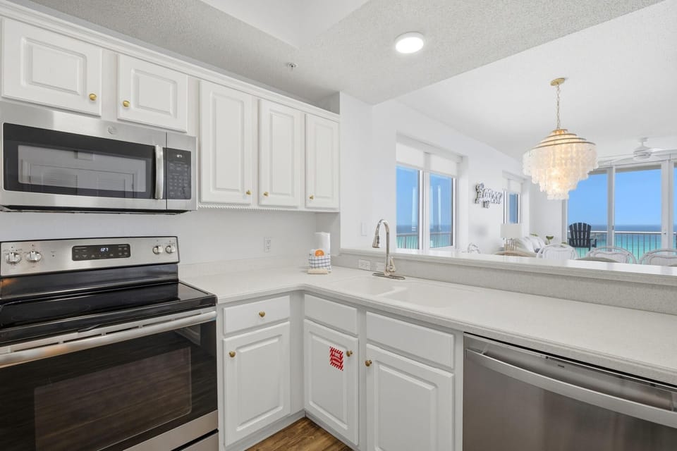 Condo, Multiple Beds (Inn At Summerwind 501 - This Is It) | Private kitchen | Oven, toaster