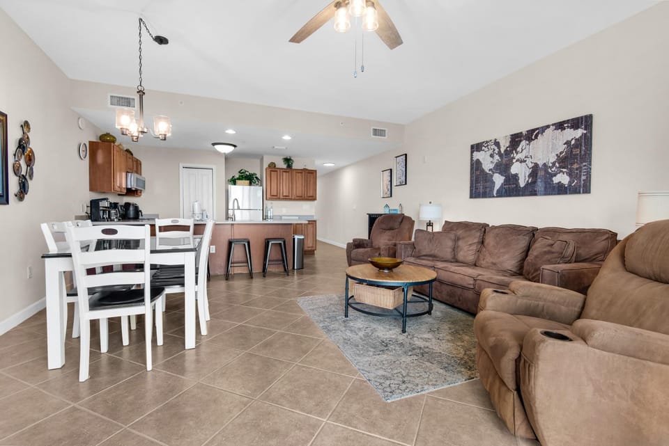 Condo, 1 King Bed with Sofa bed (Beach Resort 514) | Living area
