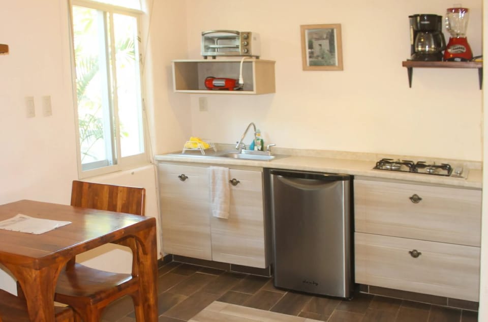 Deluxe Room | Private kitchen | Mini-fridge, blender, toaster oven