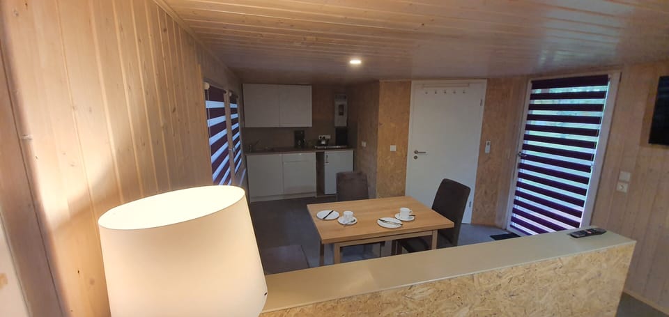 Comfort Bungalow, Park View | Living area | TV