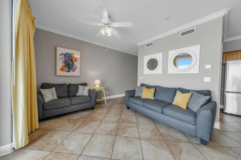 Condo, 1 King Bed with Sofa bed (Twin Palms 603) | Living area