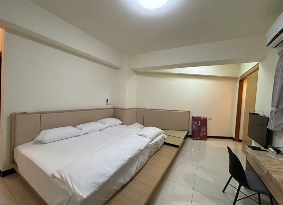 Comfort Triple Room, Balcony | Free WiFi, bed sheets
