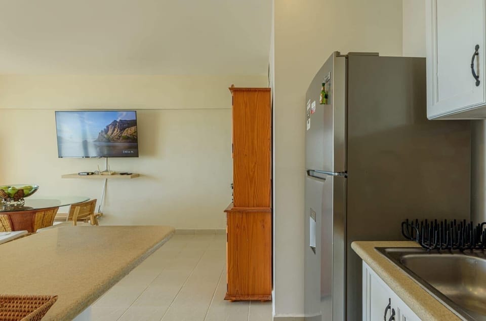 Classic Apartment, 2 Bedrooms, Balcony, Beach View | Private kitchen | Coffee/tea maker, toaster, blender, mixer