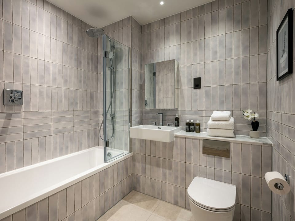 Bathroom shower