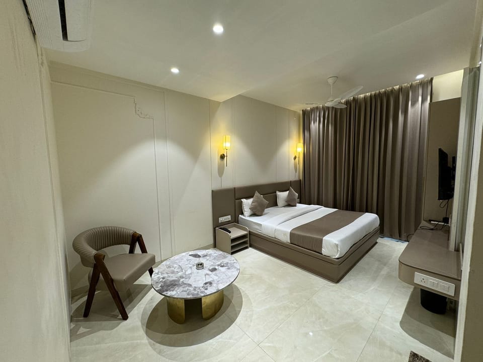 Deluxe Double Room | Soundproofing