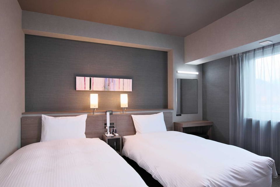 Comfort Twin Room, Non Smoking | Desk, laptop workspace, iron/ironing board, WiFi (free)