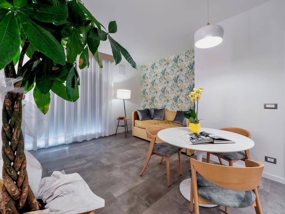 Apartment, 1 Bedroom | Living area | 42-inch Smart TV with cable channels, Netflix, streaming services