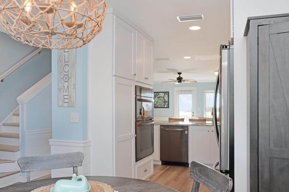 House, Multiple Beds (Sea Cliff A5 - Sunset Shores) | Private kitchen | Oven, toaster