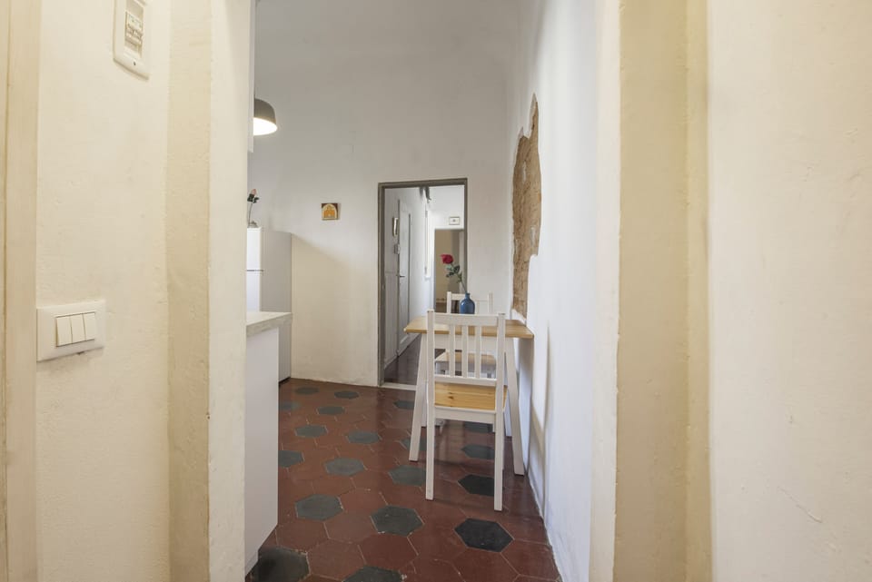 Classic Apartment | Private kitchen | Cookware/dishes/utensils